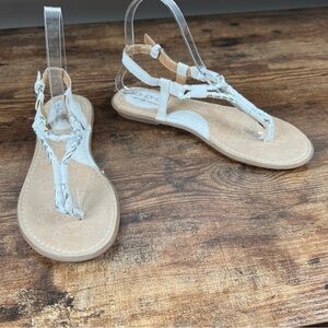BOC White /Silver Sandals‎ Thong Toe Braided Strap Flat Bottom women's 7